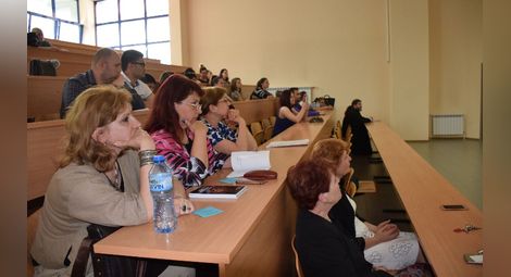 Студенти българисти представиха свои изследвания в университета
