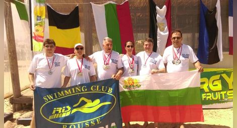 Плувците на „Ирис“ с девет титли и още медали на турнир в Тунис
