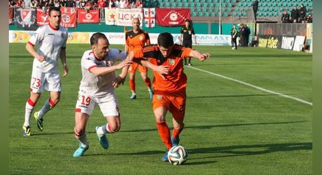 ЦСКА се пребори за трите точки в Ловеч и излезе на второ място