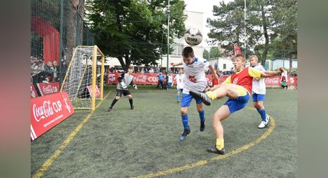 Футболистите на училище „Васил Левски“  с шанс да гледат на живо световното