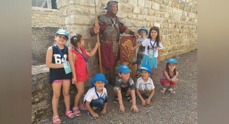 100 деца станаха римски легионери на фестивала на античното наследство