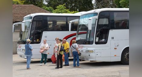 Протестът на автобусните фирми мина и замина, без да се усети