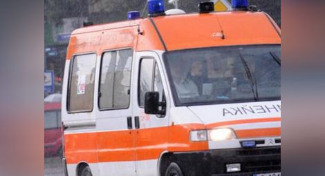 Работник оцеля след падане от 8 метра в „Практикер“