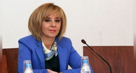 Манолова: Подавам оставка след решаването на проблемите на протестиращите майки