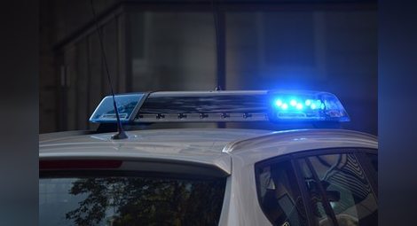 Полицейска кола блъсна момиче в Дряново