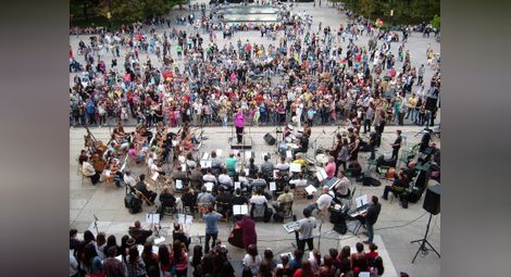 200 музиканти свирят Дунавско хоро и Одата на радостта в Деня на Дунав
