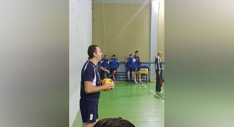 Треньорът Красимир Миронов  вече е и уважаван волейсъдия