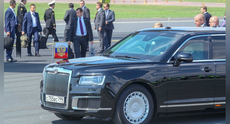Путин с нова лимузина за срещата с Тръмп
