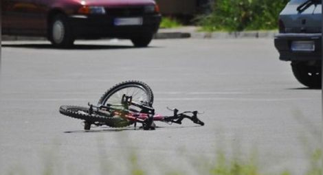 Шофьор блъсна дете на колело след отнемане на предимство
