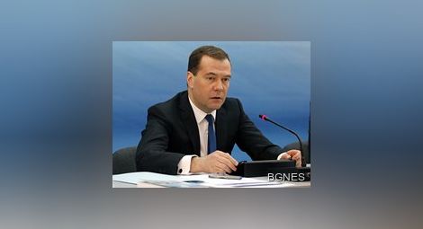 Медведев пристигна в Крим