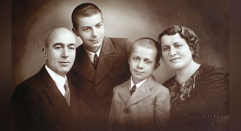 Пенчо, Любомир, Емил и Райна Владкови, Русе 1937 г. 