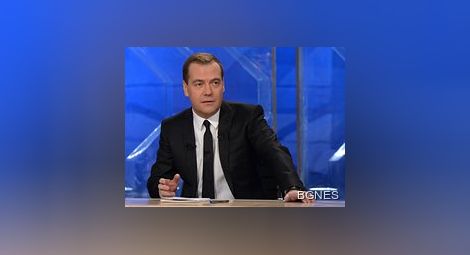 Медведев: Полетите в Крим да бъдат по-евтини от България