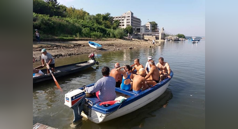 32-ма се впуснаха в надпревара по преплуване на Дунав при Силистра