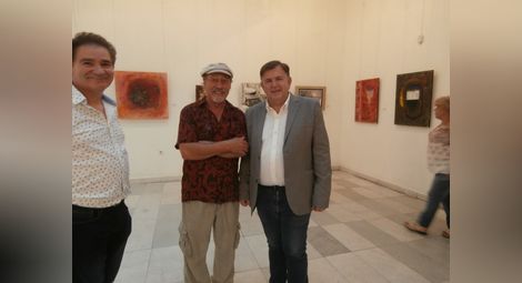 Президентът на фондация „ГояАрт“ Горгонио Санхуан /вдясно/ и художникът Буенвентура Гарсия Мартин. Снимка: Авторът