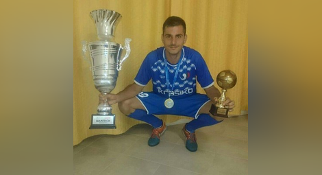 28-годишният футболист на "Розова долина" Емил Рачев почина в съня си