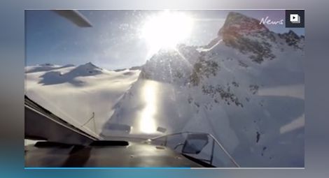 Показаха сблъсъка на хеликоптер и самолет във въздуха над Алпите януари, седмина загинаха (Видео)