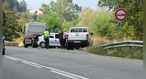 Две катастрофи за час на пътя Симитли-Банско, един е пострадал