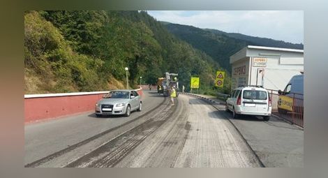Утре продължава ремонтът на пътя Своге - София, преасфалтират го в сряда