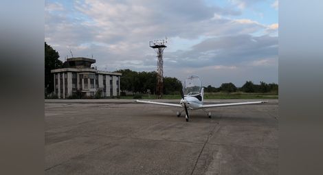Свилен Максимов си купи самолет, за да избяга от войната по пътищата