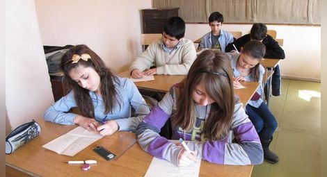 Българските ученици не се справят с решаването на житейски проблеми