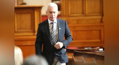 Сидеров: Сваляме правителството, ако подкрепи санкции срещу Русия