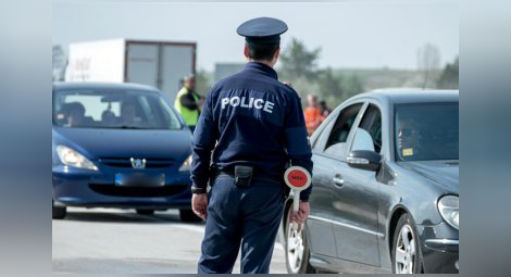 Пътната полиция започва масови проверки на товарни коли и автобуси