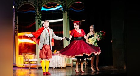 Сцена от оперетата.                               Снимка: Русенска опера