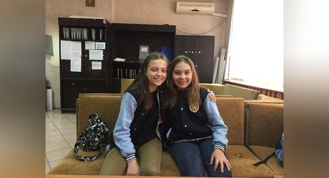 Дарина и Мартина, които намериха и върнаха портмоне: Не се чувстваме героини, не ни е било  целта да сме във вестника и във Фейсбук