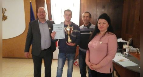 Гросмайстор от Велико Търново първи победител на турнира „Синабов“