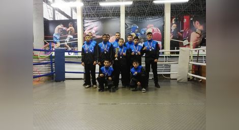 Младите боксьори на „Русе“ държавни вицешампиони