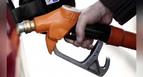 Цената на горивото: 2,20 за литър – левче за държавата, 20 ст. за търговеца...