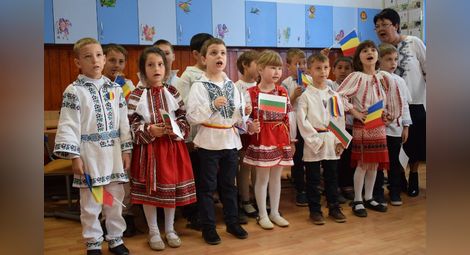 Глас на клепало посрещна  русенци в румънския Кирнодж