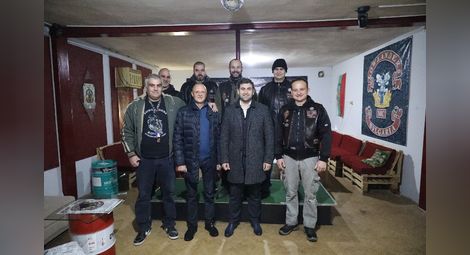 Евродепутатът Андрей Новаков гостува на рокерите от „Lowlanders MC Rousse“