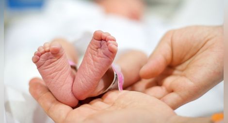 Пълен синхрон: Две близначки родиха в един ден в Русе