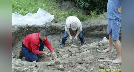 Археолози откриха уникален кладенец на най-древните хора по нашите земи