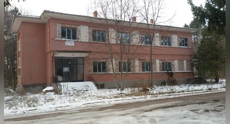 Фирма превръща стол и общежитие в хостел в Образцов чифлик