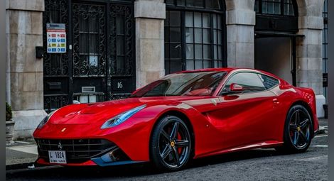 7 нови коли Ferrari, два Aston Martin и едно Bugatti са купени за година в България