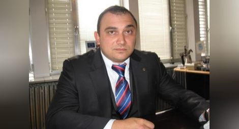 Коктейл "Молотов" за кмета на Видин, на метри от спящите му деца