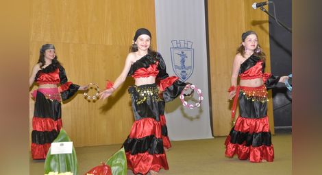 Фестивал показа талантите на етносите в областта