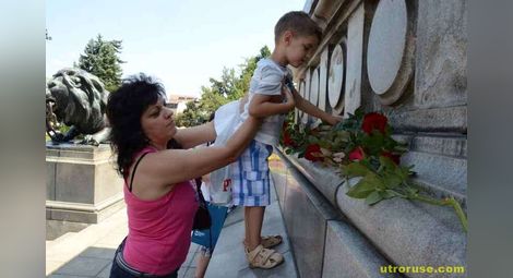 ВМРО съживи с рози паметта за Апостола