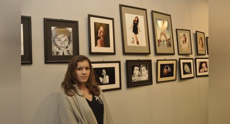 Млада фотографка представя  „Лицата на Кардиф“ в изложба
