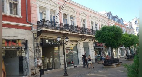 Държавата окончателно губи 125 000 лева от прокълнатите магазини на „Александровска“