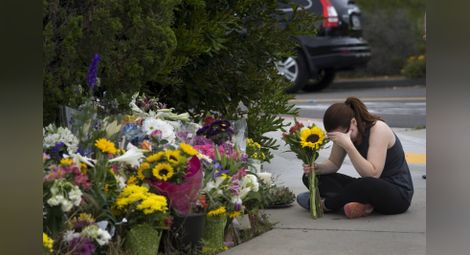 Нарасна броят на жертвите на стрелбата на фестивал в Калифорния