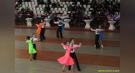 Турнир по спортни танци събра в Русе двойки от страната