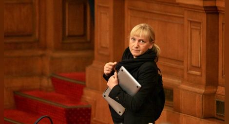 Повдигнаха обвинение на Елена Йончева
