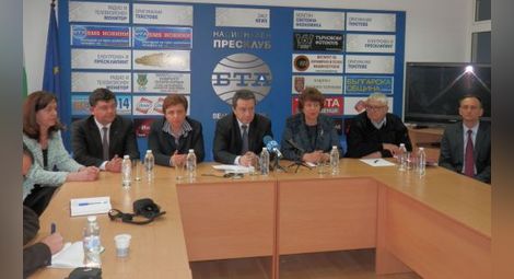 Янаки Стоилов: Предстоящите избори са средство за решаване на националните задачи