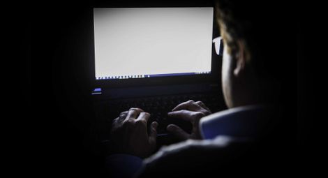 ГДБОП спря 40 нелегални сайта за теглене на филми