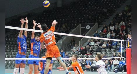 Волейболният „Дунав“ се връща към синьото след два сезона в оранжево