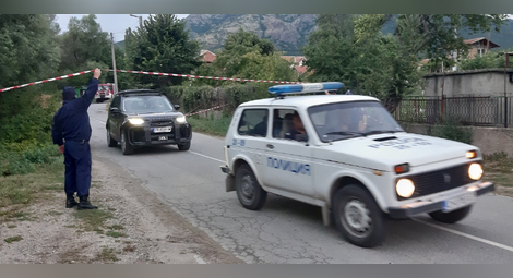 Издирват с хеликоптер убиеца на момиченцето в село Сотиря