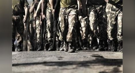 Обявиха конкурс за 198 вакантни войнишки длъжности в Сухопътните войски